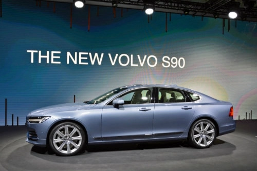 Volvo s90 sedan chốt giá chính thức loại nhiều đối thủ