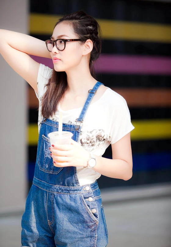 Vương thu phương cực xinh với quần yếm