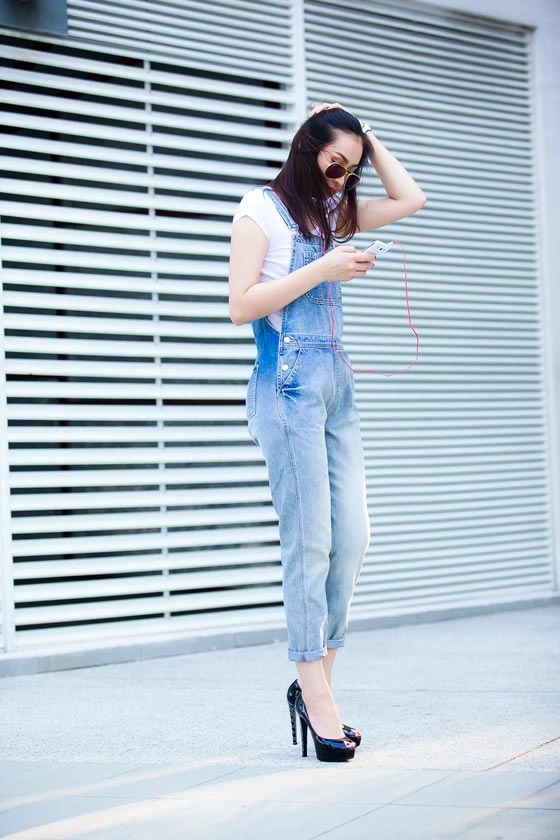 Vương thu phương cực xinh với quần yếm