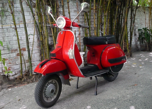  xế cổ vespa px150 khoe dáng ở cam ranh 