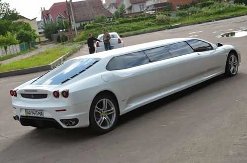 Xe limousine ferrari nhái giống như thật