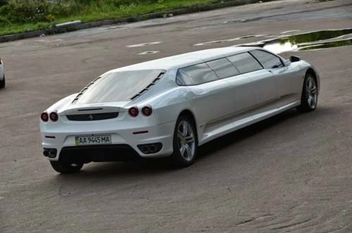 Xe limousine ferrari nhái giống như thật