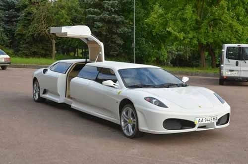 Xe limousine ferrari nhái giống như thật