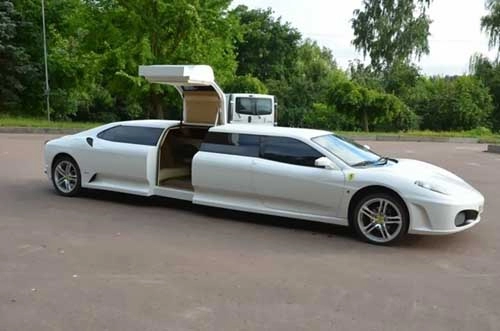 Xe limousine ferrari nhái giống như thật