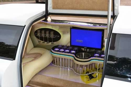 Xe limousine ferrari nhái giống như thật