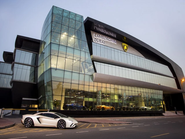 Xem đại lý lamborghini lớn nhất thế giới đặt tại dubai