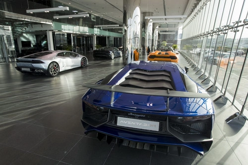 Xem đại lý lamborghini lớn nhất thế giới đặt tại dubai