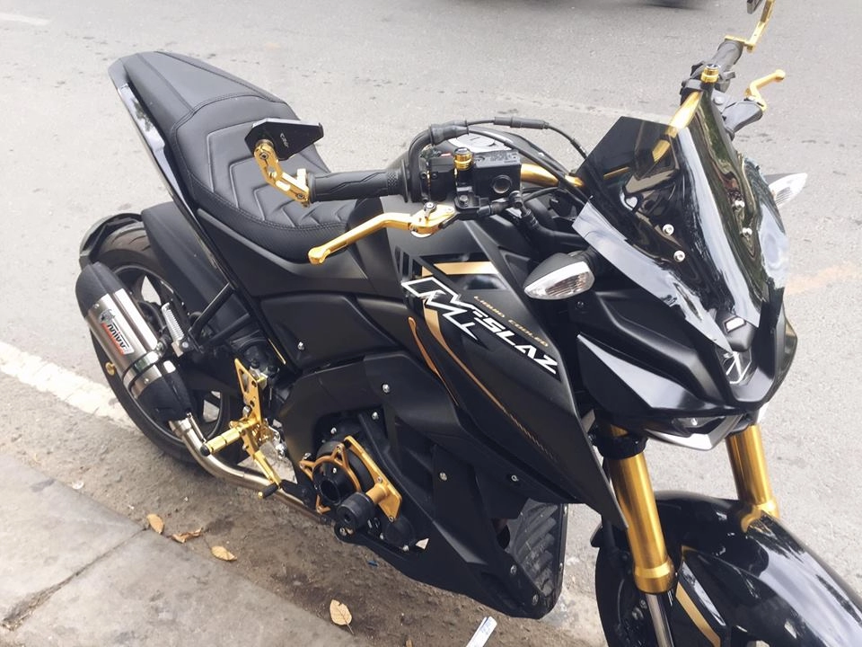 Yamaha m-slaz trong bộ cánh black gold đầy ấn tượng