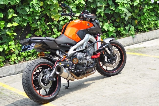 Yamaha mt-09 với phong cách thể thao đường phố street rally