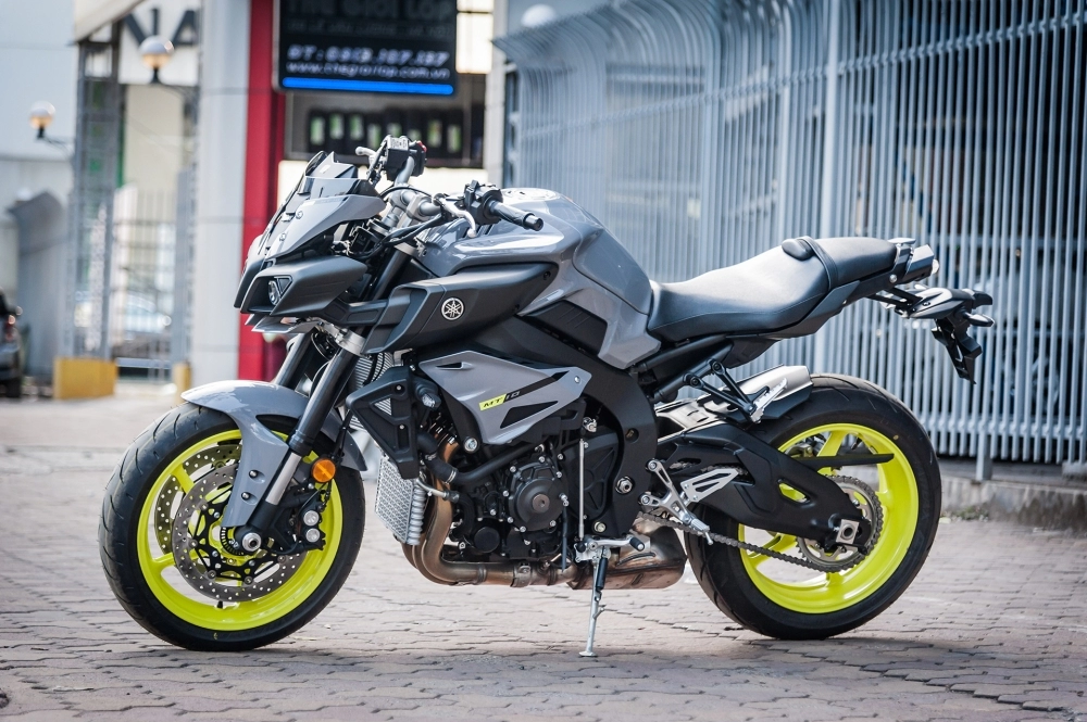 Yamaha mt-10 phiên bản night flou đầu tiên tại hà nội giá gần 500 triệu đồng