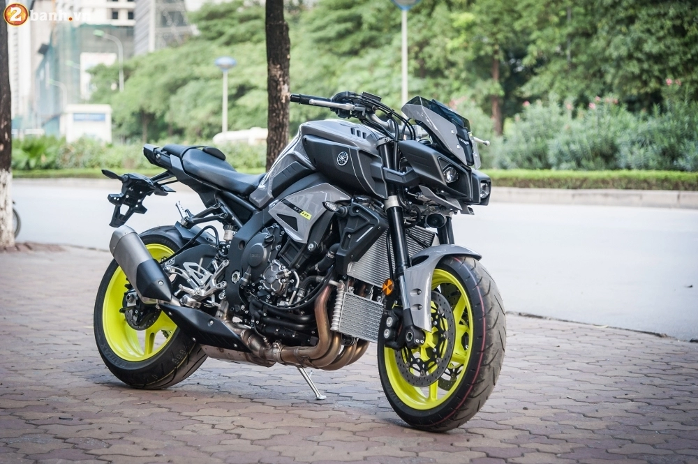 Yamaha mt-10 vs kawasaki z1000 - kẻ 8 lạng người nửa cân