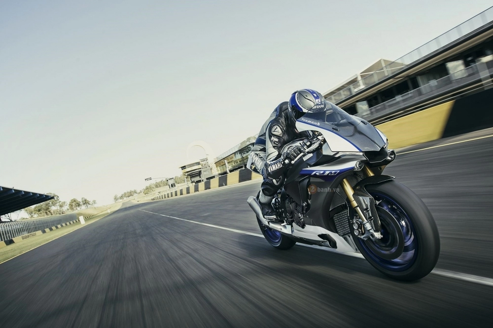 Yamaha r1 2017 chính thức trình làng với 2 màu mới