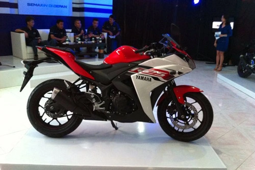 Yamaha r25 thiết kế đẹp giá 98 triệu đồng