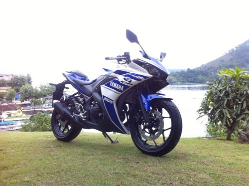 Yamaha r25 thiết kế đẹp giá 98 triệu đồng