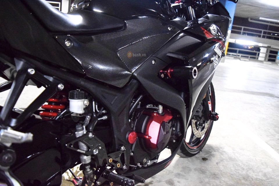 Yamaha r3 độ đầy phong cách với phiên bản dark knight