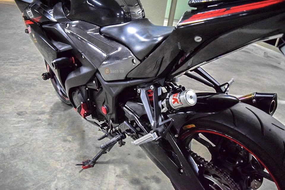 Yamaha r3 độ đầy phong cách với phiên bản dark knight