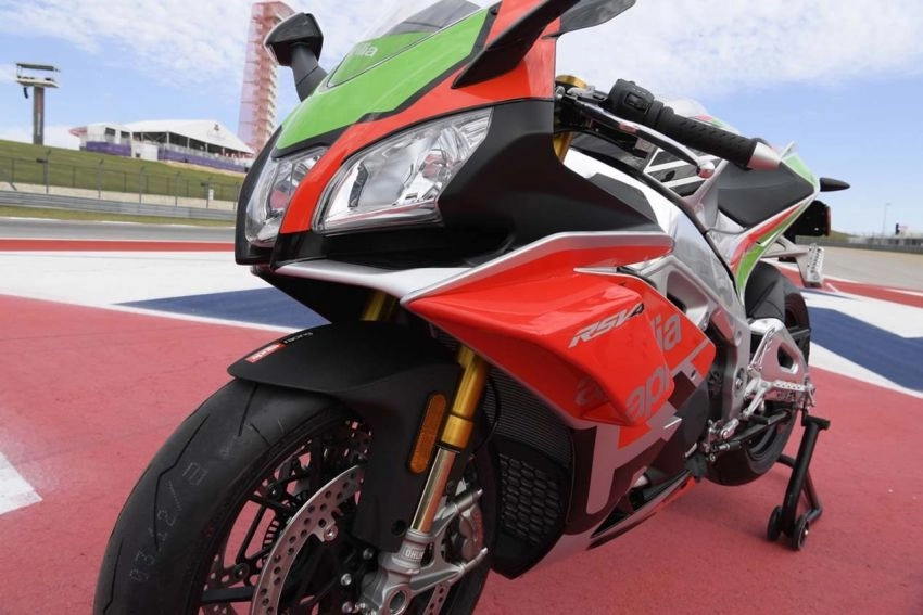 Aprilia rsv4 rf limited phiên bản có cánh lộ diện tại bắc mỹ với giá 557 triệu đồng