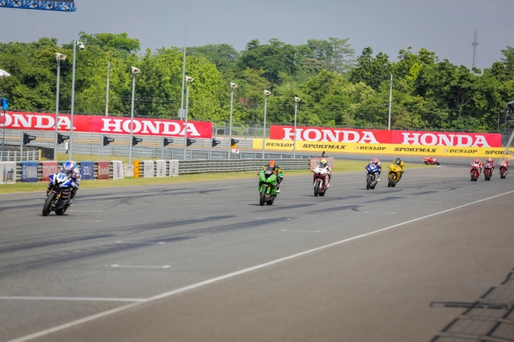 Arrc 2017 - chặng thái lan và cuốn phim đầy cảm xúc với đội yuzy honda việt nam racing