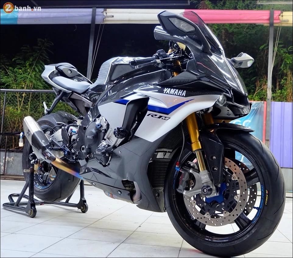 át chủ bài yamaha r1m trong bản độ tối tân vô cùng ấn tượng