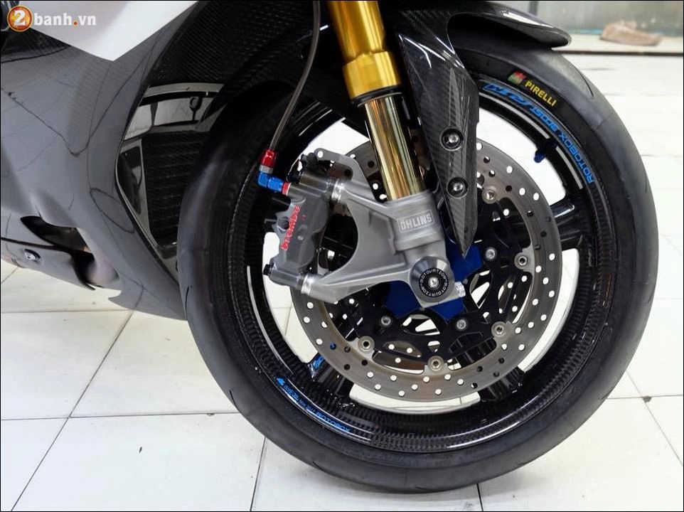 át chủ bài yamaha r1m trong bản độ tối tân vô cùng ấn tượng