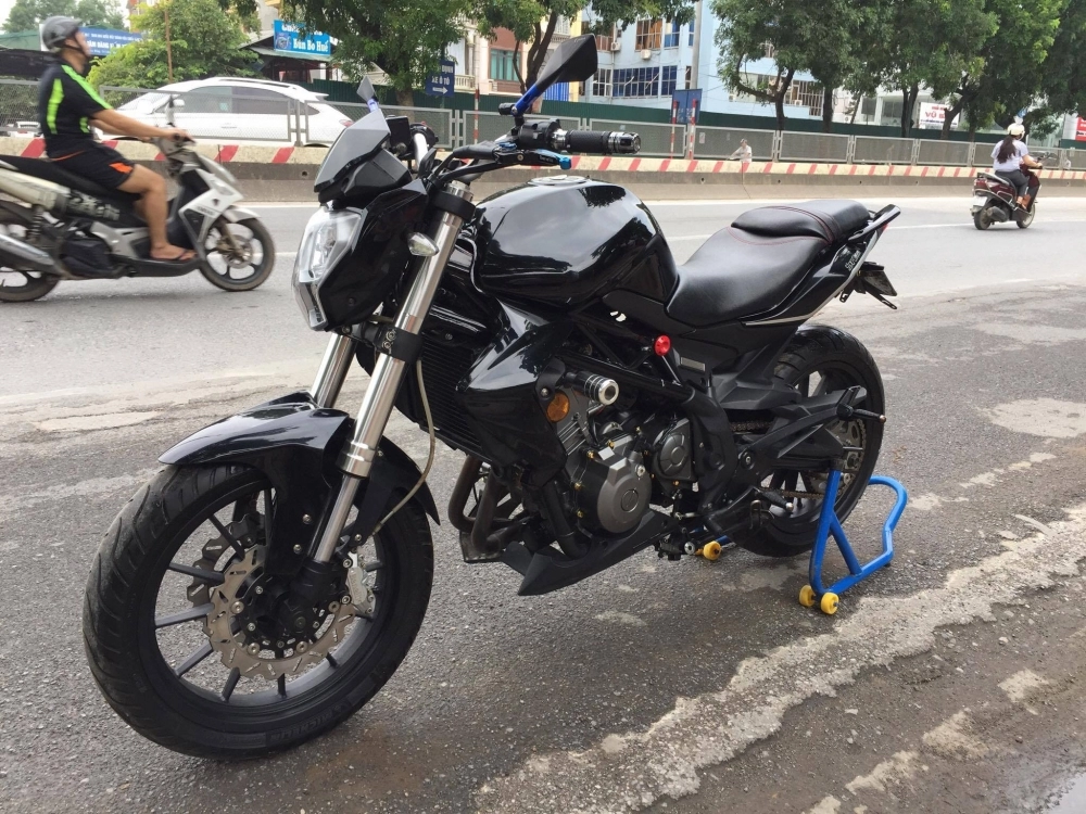 Bán benelli 302 hqcn 2015 đen bóng khoẻ khoắn