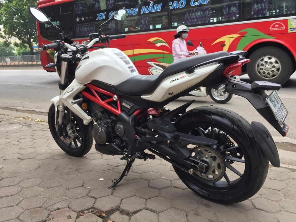 Bán benelli 302 hqcn 2015 xe như mới