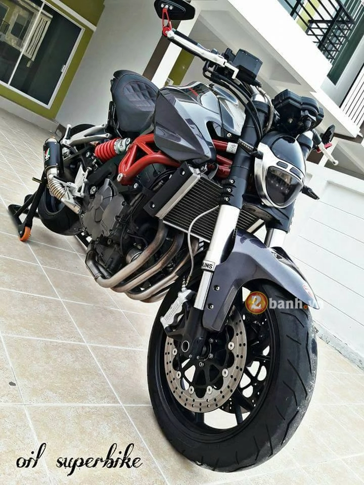 Benelli 600i lột xác đầy ngoạn mục mang phong cách ducati monster