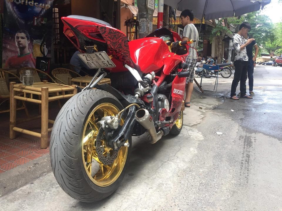 Benelli bn 302 độ choáng ngợp với bộ áo ducati 1199 panigale