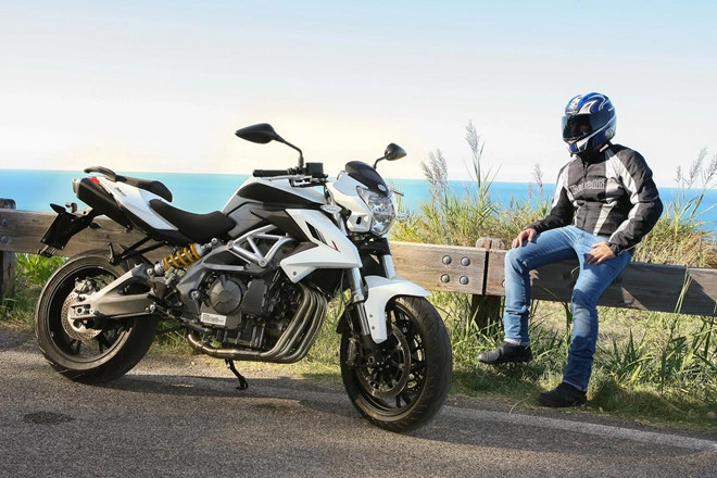 Benelli bn600 hóa thân ngoạn mục thành cá mập bmw s1000rr