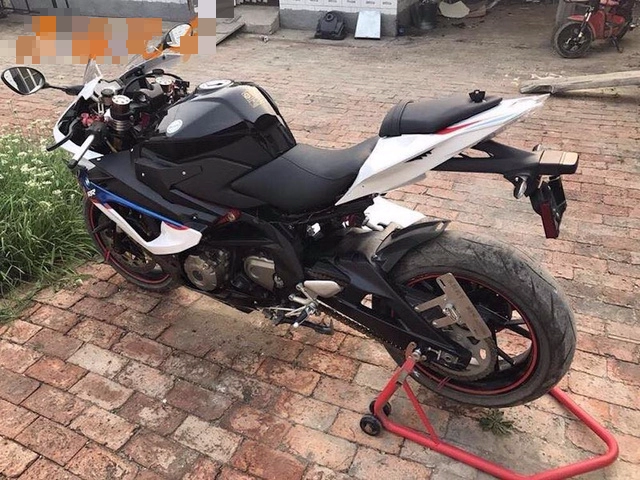 Benelli bn600 hóa thân ngoạn mục thành cá mập bmw s1000rr