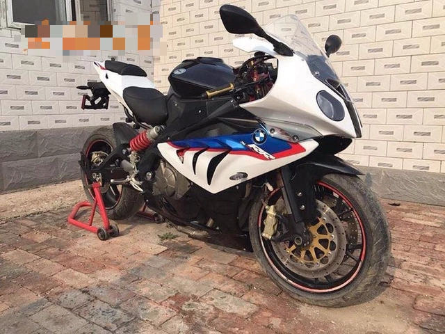 Benelli bn600 hóa thân ngoạn mục thành cá mập bmw s1000rr