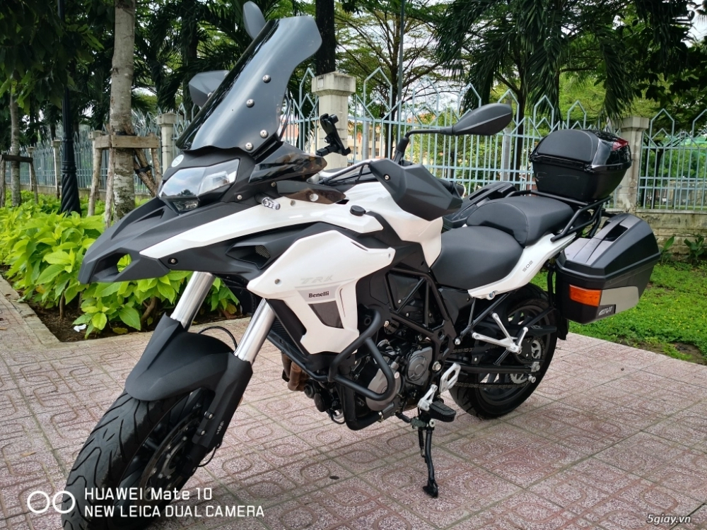 Benelli trk 502 adventure touring