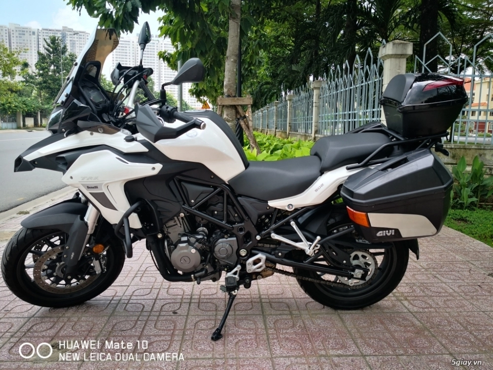 Benelli trk 502 adventure touring