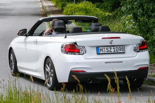 Bmw 2-series convertible trần trụi trên đường thử