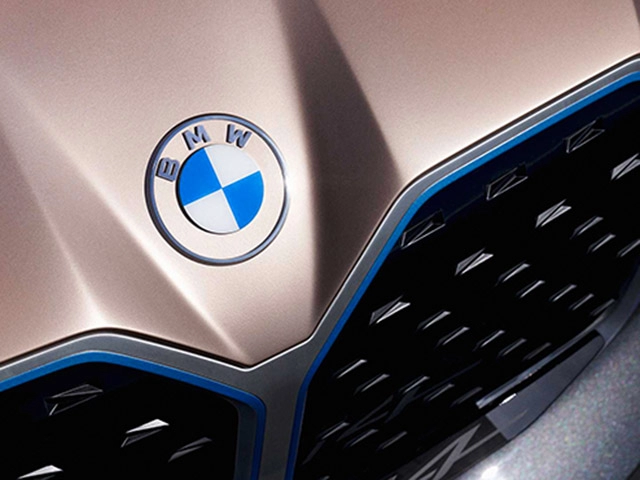 Bmw giơi thiêu thiêt kê logo mơi ke thich ngươi chê