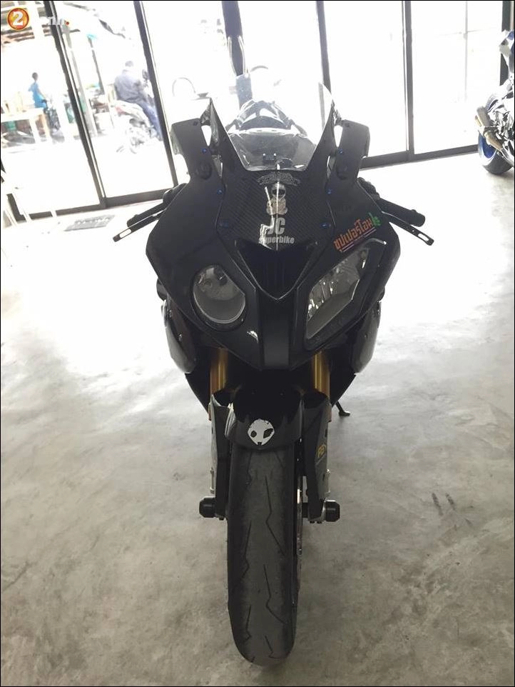 Bmw s1000rr đậm chất chơi từ combo fullsix carbon