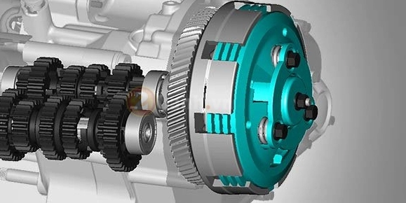 Cận cảnh bộ nồi slipper clutch trên khối động cơ 155cc hoàn toàn mới của yamaha