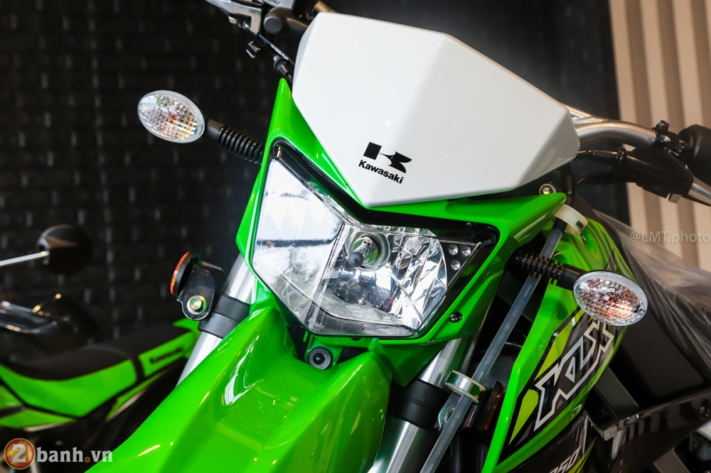 Cận cảnh chi tiết kawasaki klx 250 giá từ 121 triệu đồng