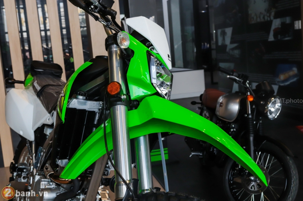 Cận cảnh chi tiết kawasaki klx 250 giá từ 121 triệu đồng