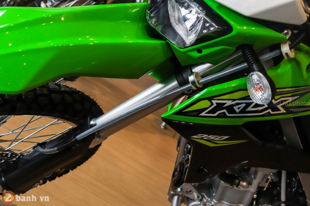 Cận cảnh chi tiết kawasaki klx 250 giá từ 121 triệu đồng