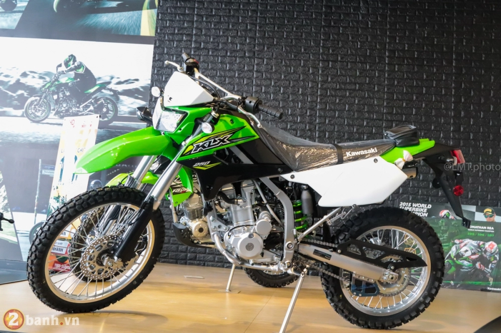 Cận cảnh chi tiết kawasaki klx 250 giá từ 121 triệu đồng