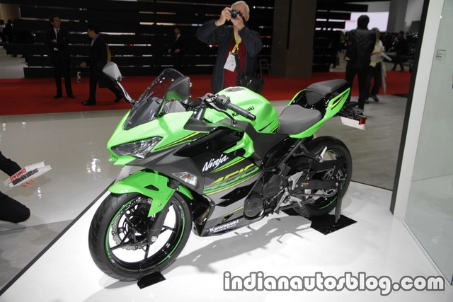 Cận cảnh chi tiết kawasaki ninja 400 2018 tại triển lãm motor tokyo 2017