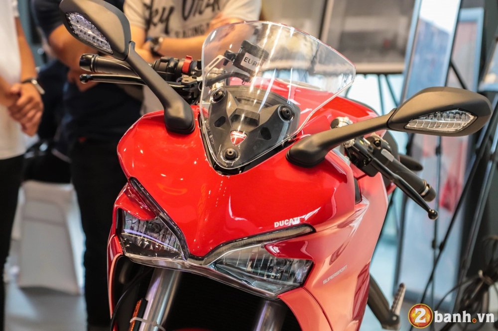 Cận cảnh ducati supersport - mẫu xe mô tô thể thao thành thị vô cùng ấn tượng