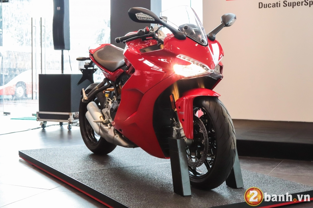 Cận cảnh ducati supersport - mẫu xe mô tô thể thao thành thị vô cùng ấn tượng