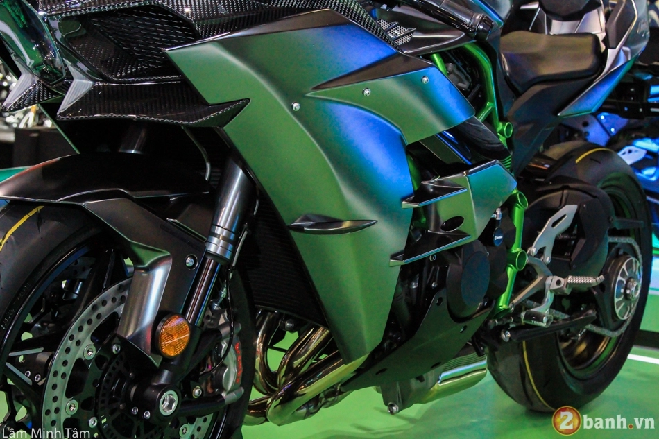 Cận cảnh siêu phẩm kawasaki ninja h2 carbon đầu tiên xuất hiện tại vn