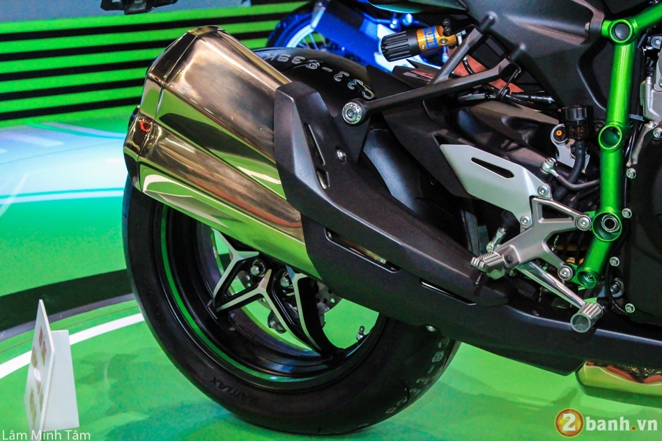 Cận cảnh siêu phẩm kawasaki ninja h2 carbon đầu tiên xuất hiện tại vn