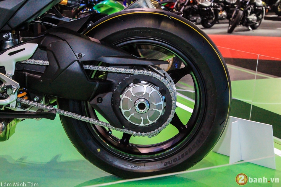 Cận cảnh siêu phẩm kawasaki ninja h2 carbon đầu tiên xuất hiện tại vn