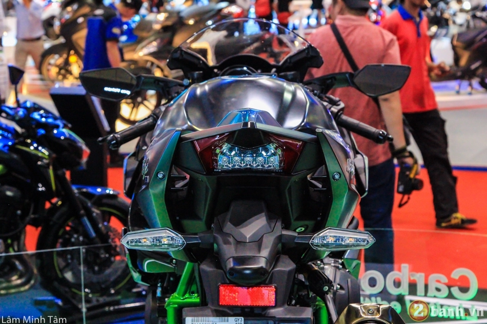 Cận cảnh siêu phẩm kawasaki ninja h2 carbon đầu tiên xuất hiện tại vn