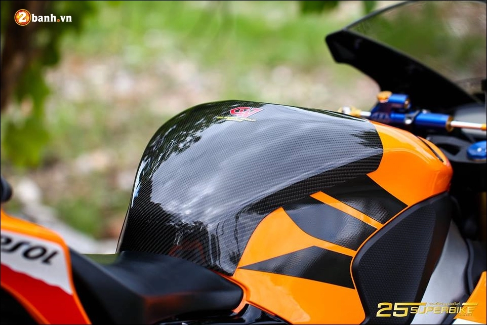 Cbr 1000rr repsol độ nhẹ cùng tạo dáng giữa trời