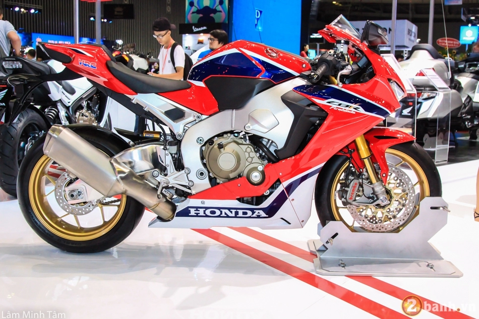 Chi tiết honda cbr1000rr fireblade sp 2017 đầu tiên tại việt nam